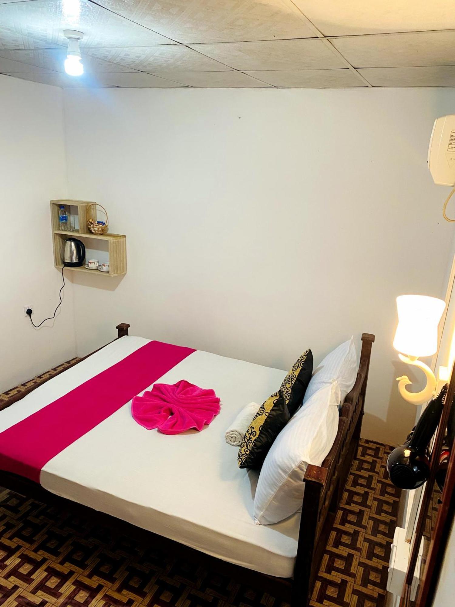 Sigiri Lakshan Home Stay Sigiriya Bagian luar foto