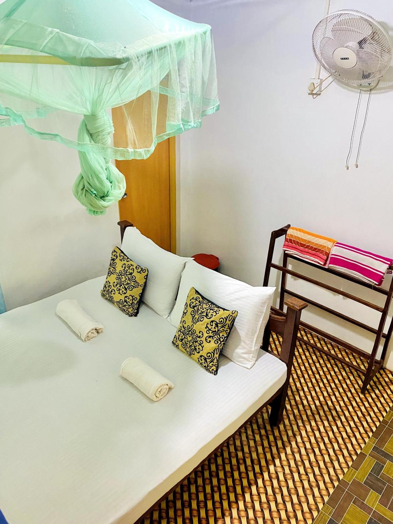 Sigiri Lakshan Home Stay Sigiriya Bagian luar foto
